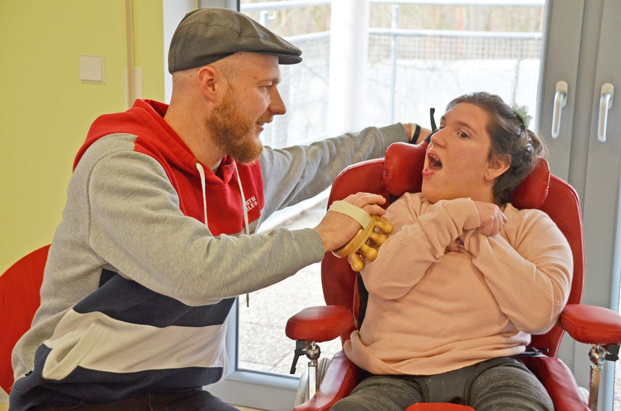 Vk Förderung Von Menschen Mit Behinderungen Ggmbh Pflegedienst Menschen mit Behinderungen - AWO Karlsruhe