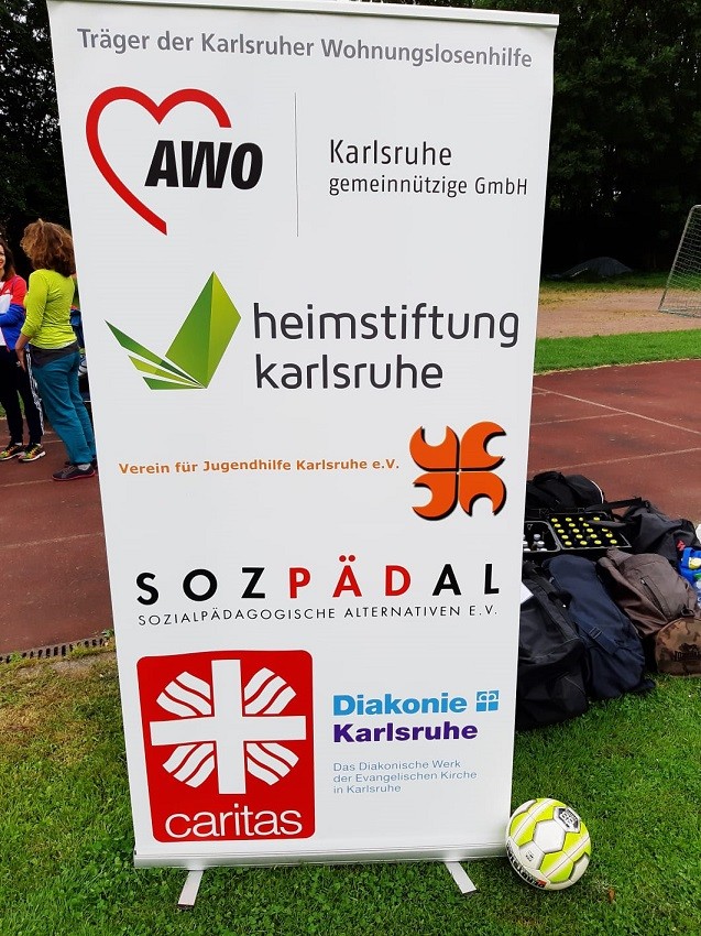 Rollbanner der Teilnehmer des Turniers