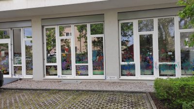 Bunte Fenster in Gruenwinkel 1 AWO Karlsruhe