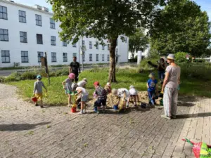 Wildbienenhuegel Kita SieKids 2024 1 AWO Karlsruhe