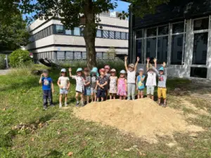 Wildbienenhuegel Kita SieKids 2024 3 AWO Karlsruhe