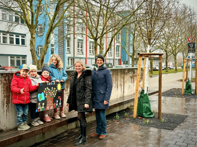 Pflanzspende Fielmann AG an die Kita SieKids Villa Pusteblume AWO Karlsruhe