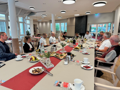 Pfinztaler Buergermeisterin Nicola Bodner besucht mit Gemeinderat AWO Seniorenzentrum Berghausen 2 AWO Karlsruhe