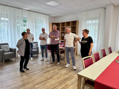 Pfinztaler Buergermeisterin Nicola Bodner besucht mit Gemeinderat AWO Seniorenzentrum Berghausen 5 AWO Karlsruhe