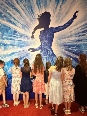 Wohngruppe OHANA besucht Elsa in Stuttgart 1 AWO Karlsruhe